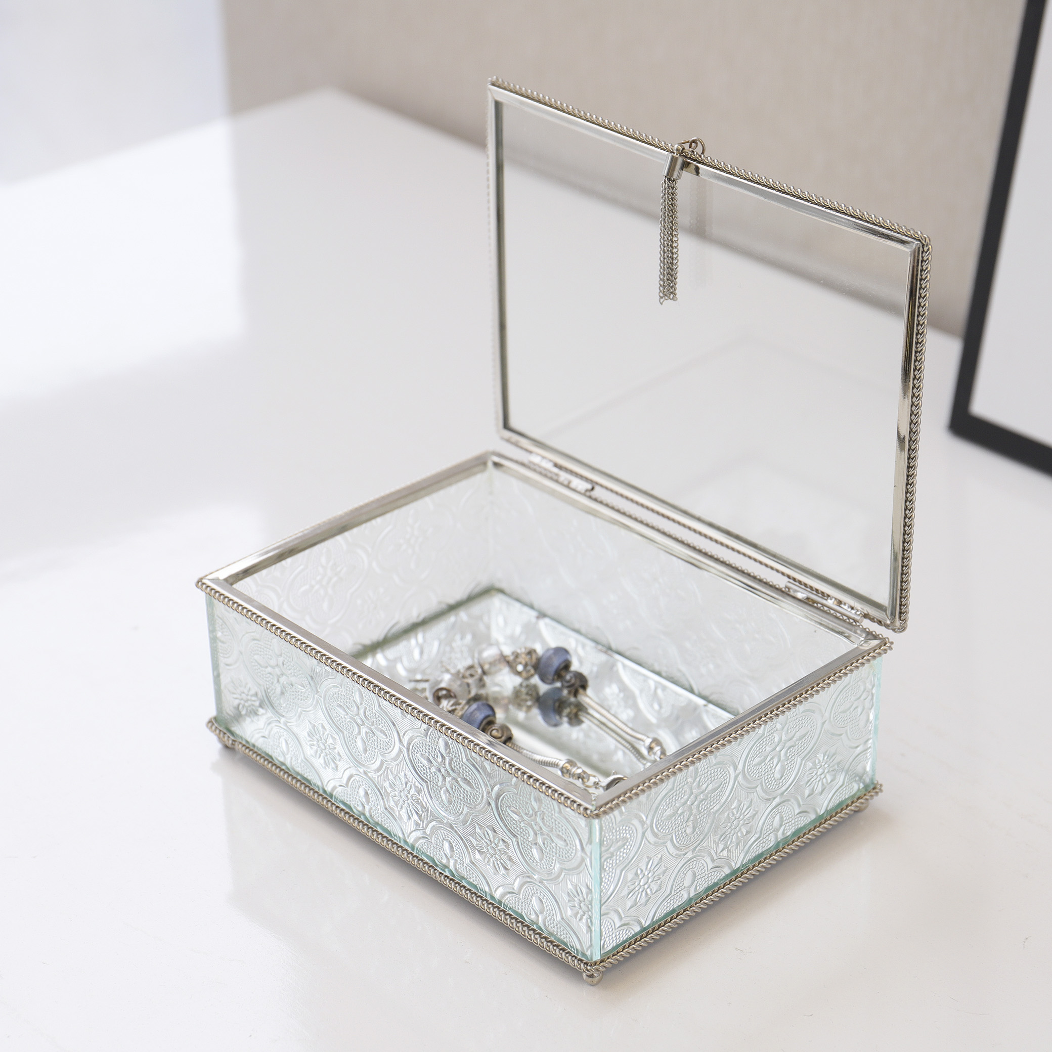 jewelry necklace display